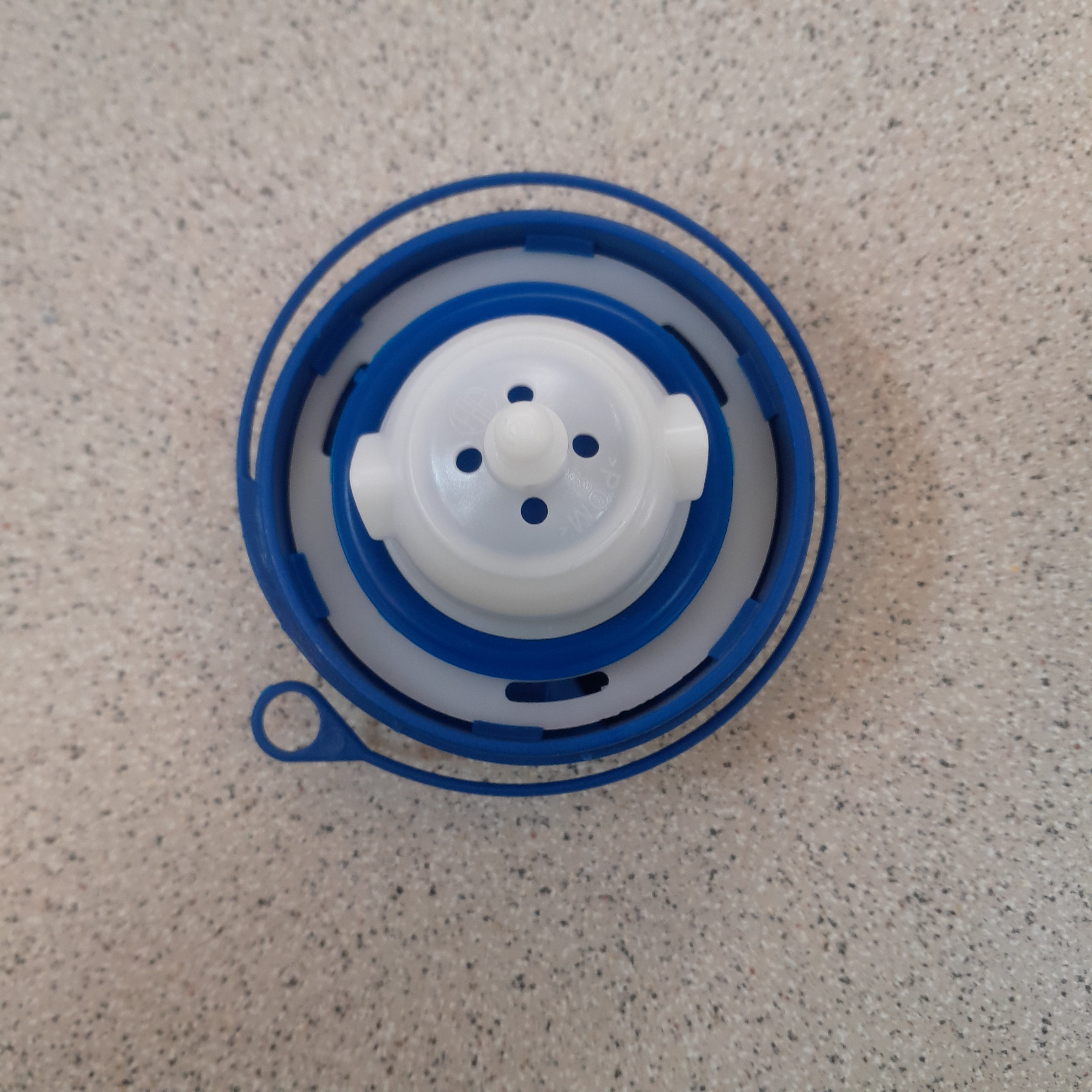 Filler neck cap blue