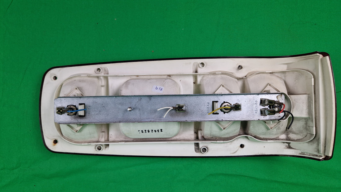 Baklys passer flere modeller venstre