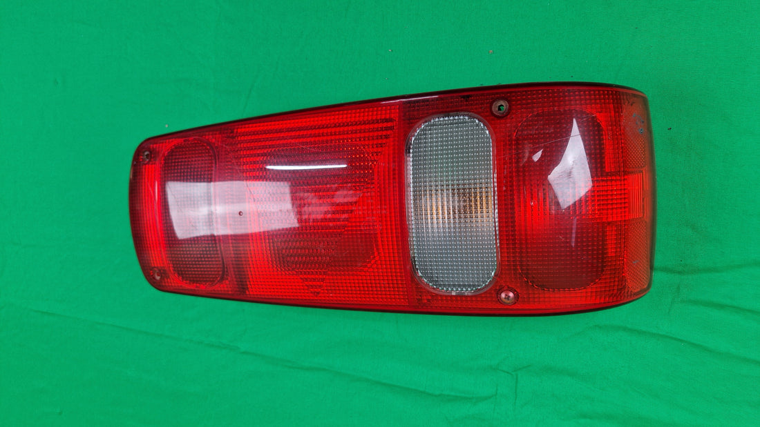 Baklys passer flere modeller venstre