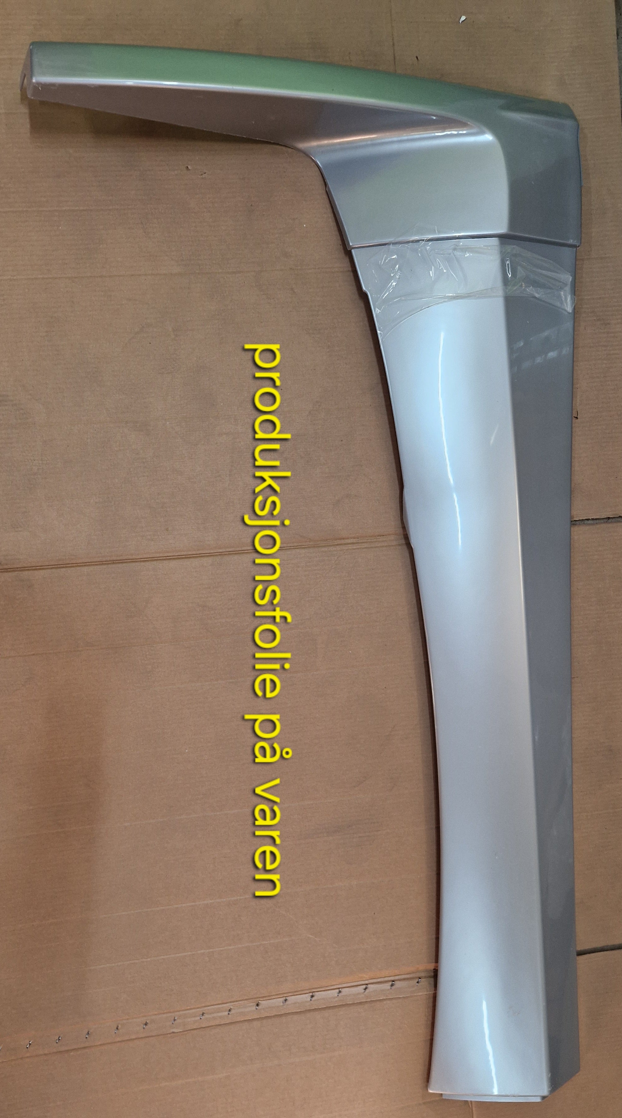 Adria bobil vertikala coral