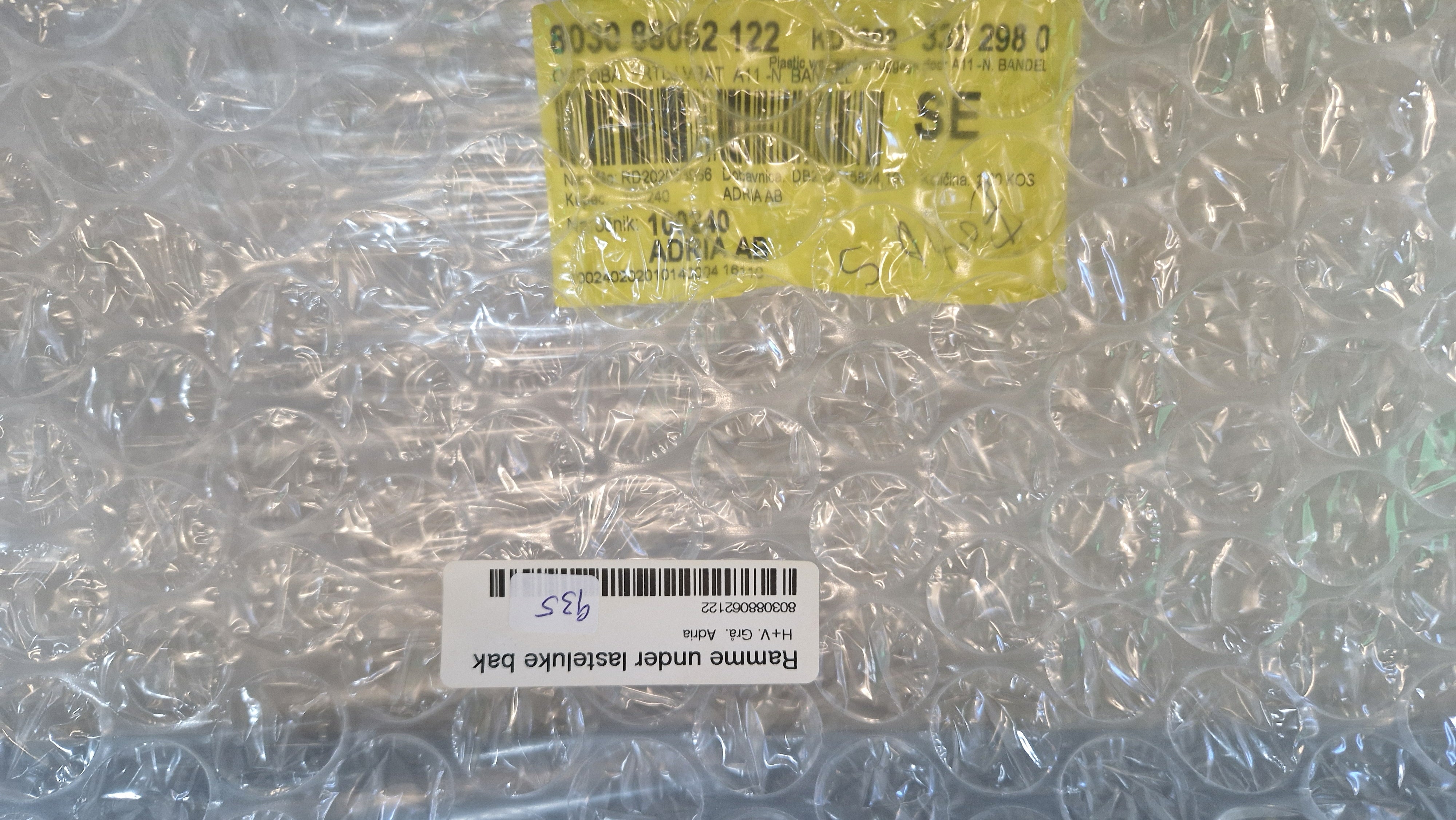 adria ramme under lasteluke bak