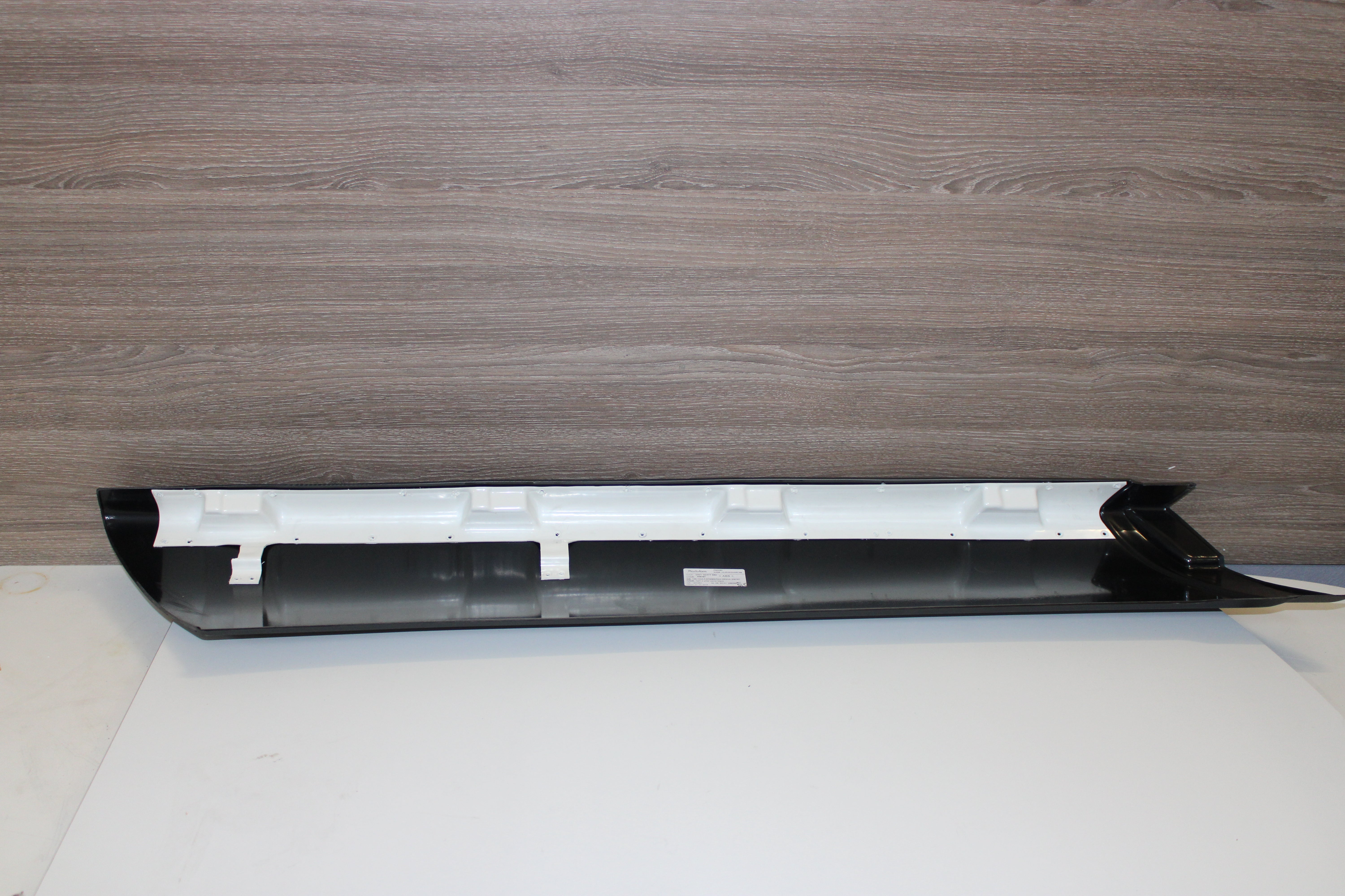 Front A-Stolpe Svart kabe
