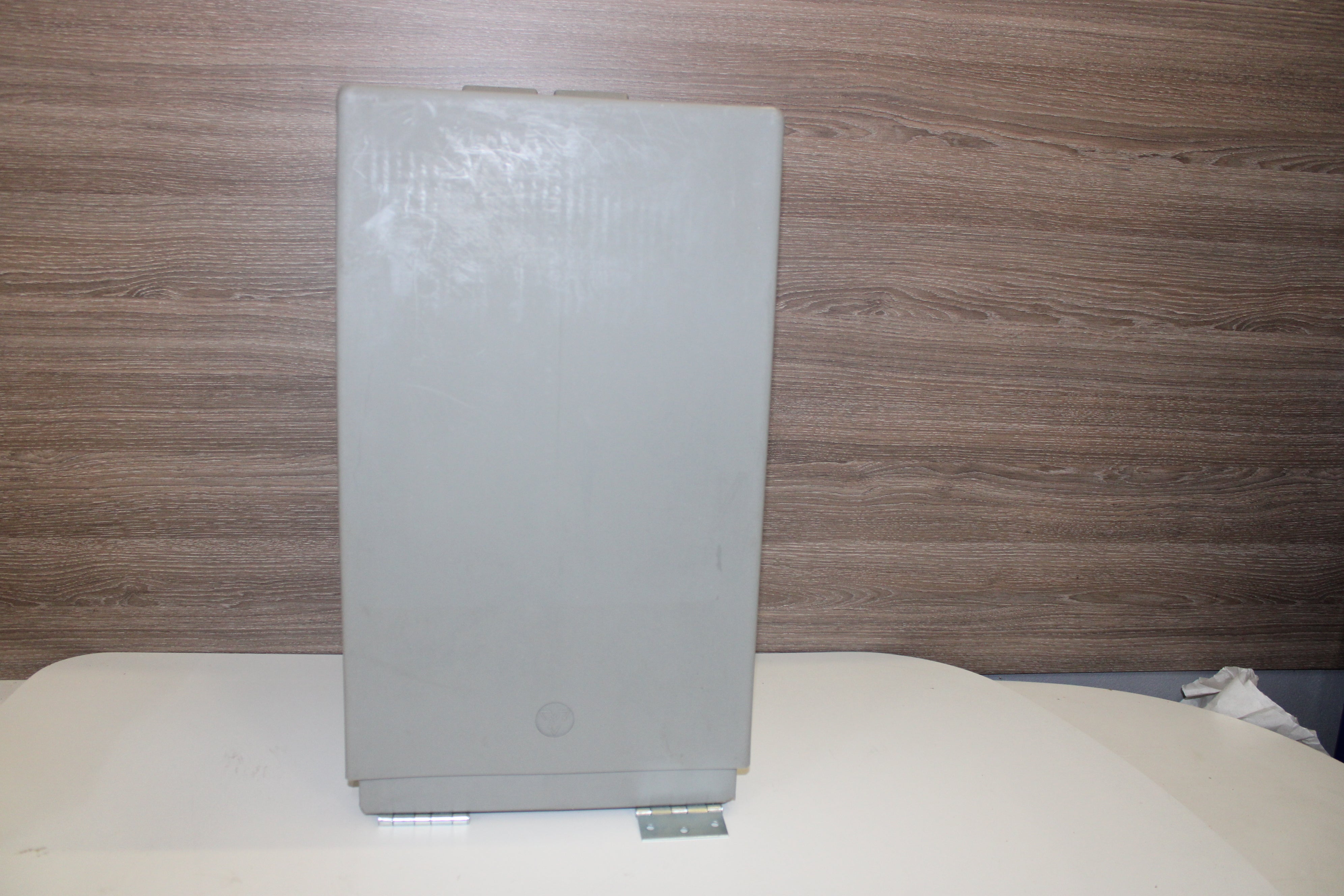 Boks oppbevaring toalett tank c200