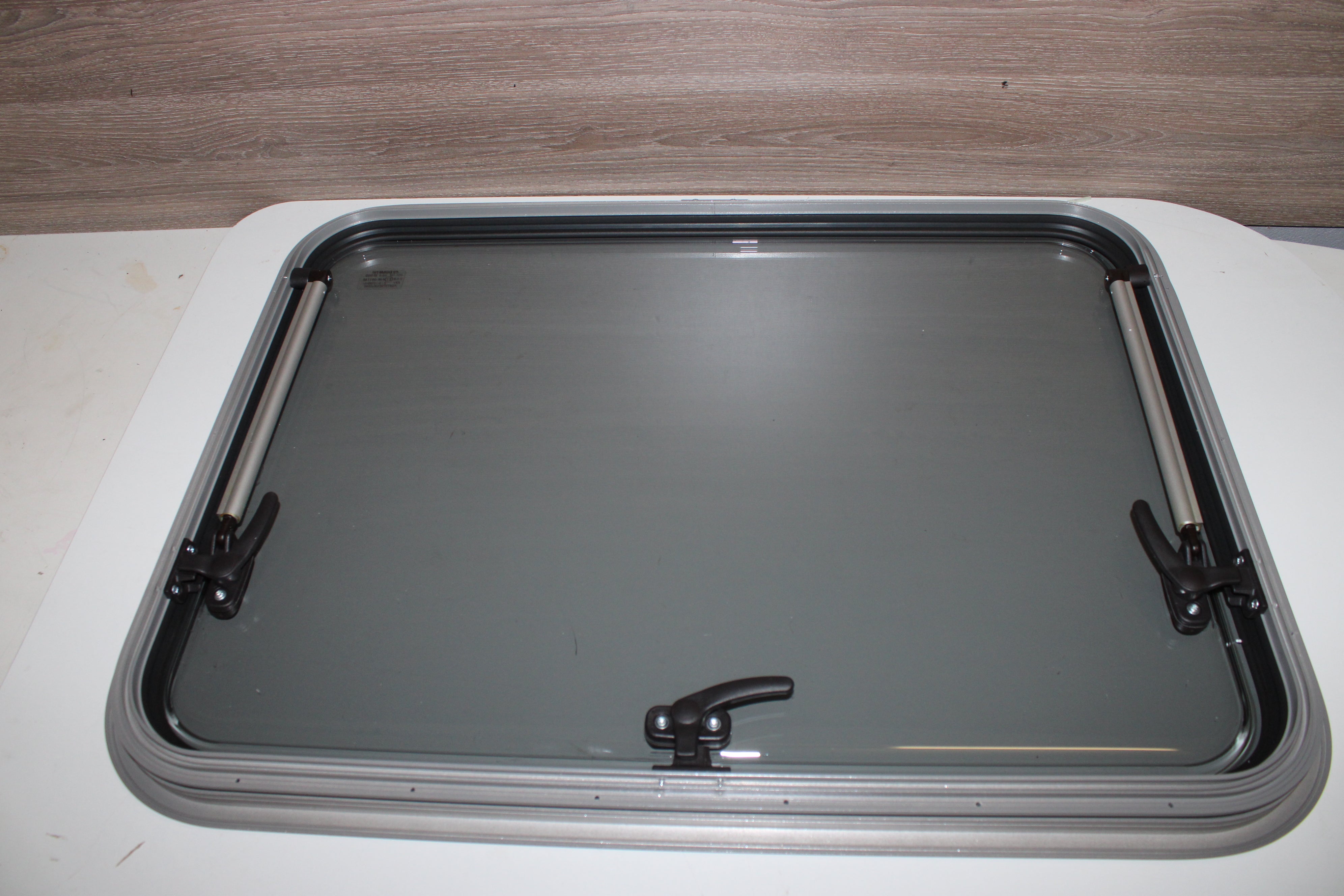 Dometic vindu 700x520